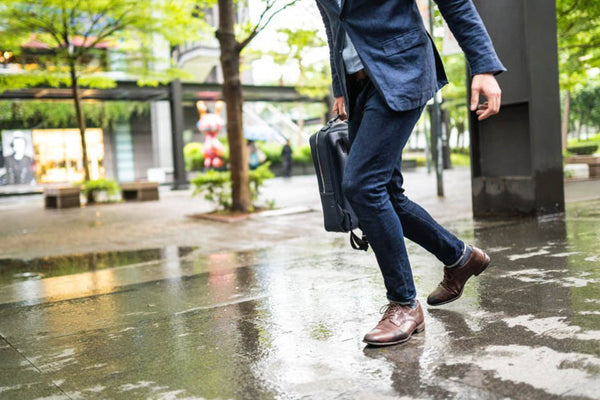 Chaussures en cuir : peut-on les porter quand il pleut ?