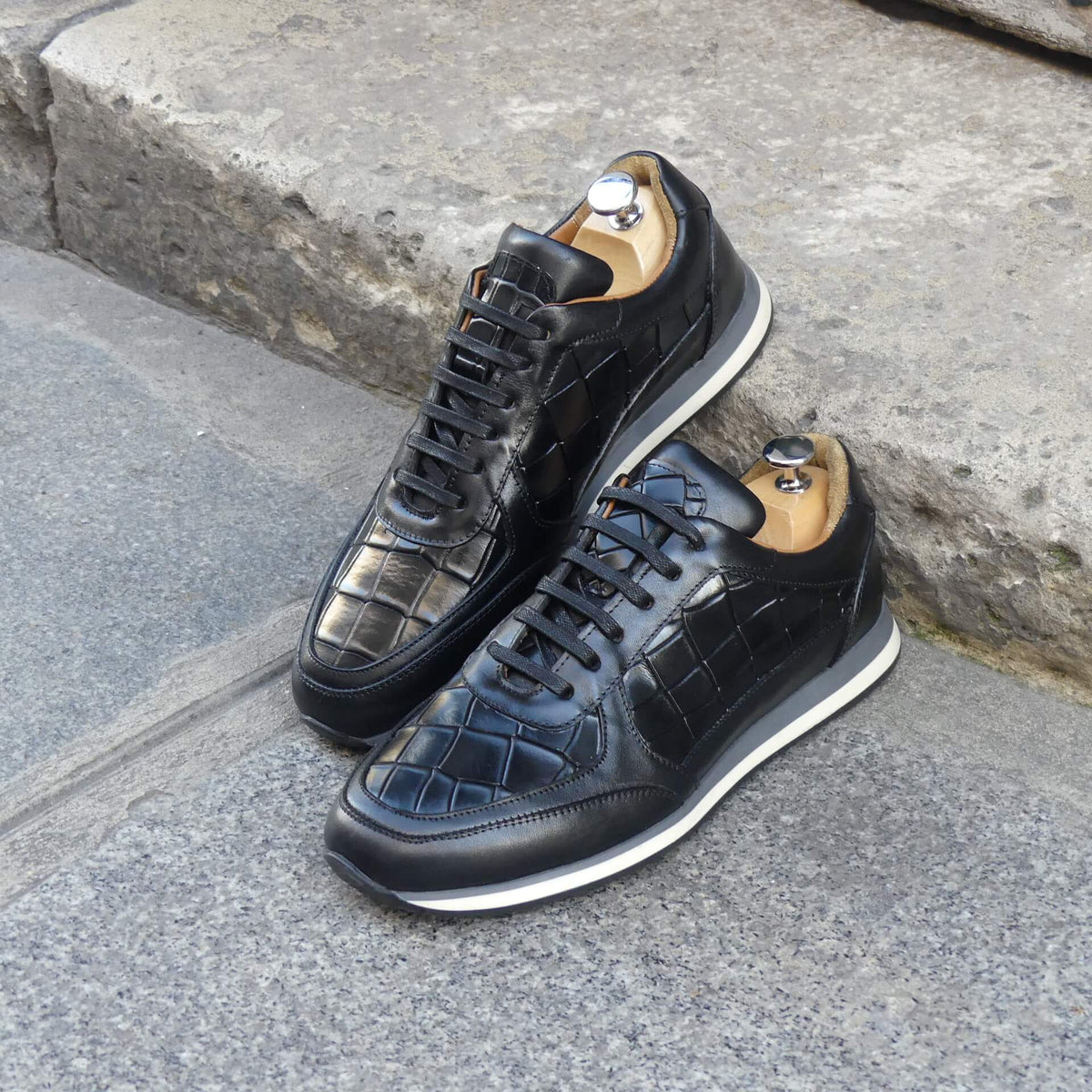 Sneakers_homme_cuir_croco_noir